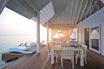 Diamonds Athuruga Maldives Resort & Spa