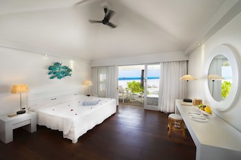 Diamonds Athuruga Maldives Resort & Spa