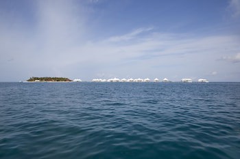 Diamonds Athuruga Maldives Resort & Spa
