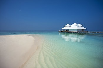Diamonds Athuruga Maldives Resort & Spa