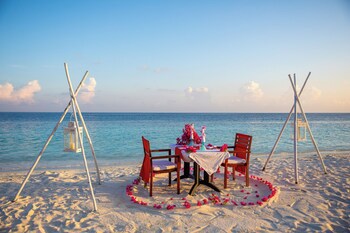 Diamonds Athuruga Maldives Resort & Spa
