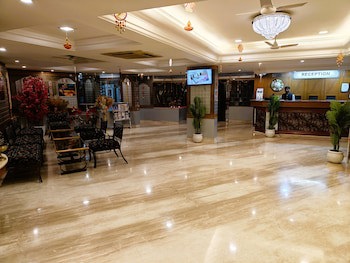 Chandra Inn