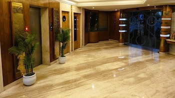 Chandra Inn