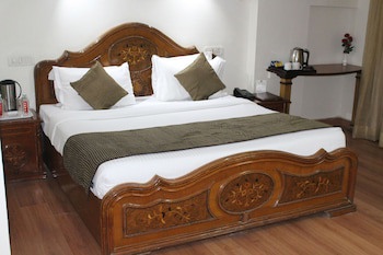 Chandra Inn