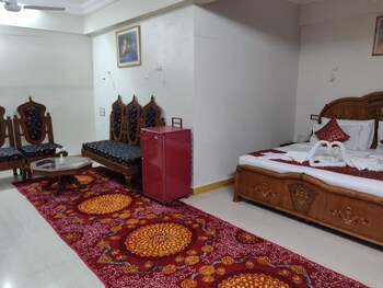Chandra Inn