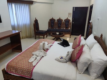 Chandra Inn