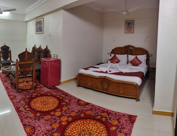 Chandra Inn