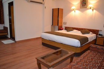Chandra Inn