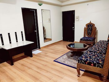 Chandra Inn