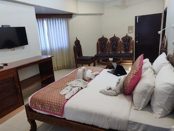 Chandra Inn