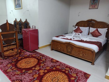 Chandra Inn