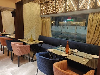 Chandra Inn