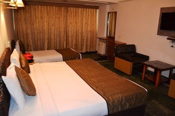 Chandra Inn
