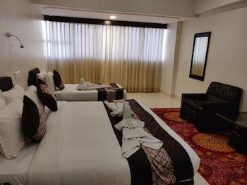 Chandra Inn