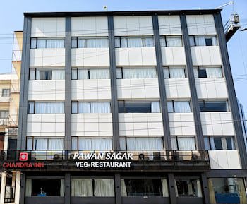 Chandra Inn