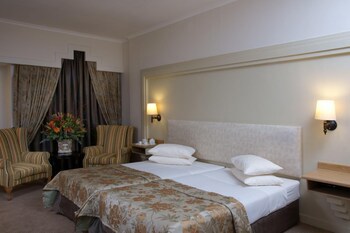 Apollo Hotel