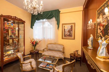 Hotel Manhattan Inn Airport