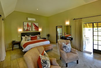 African Hills Safari Lodge & Spa
