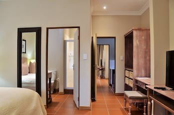 African Hills Safari Lodge & Spa