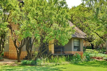 African Hills Safari Lodge & Spa