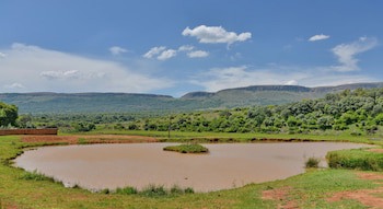 African Hills Safari Lodge & Spa