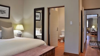 African Hills Safari Lodge & Spa