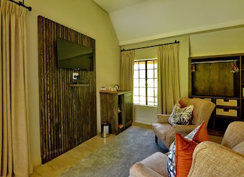African Hills Safari Lodge & Spa