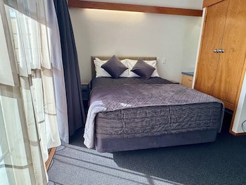 Teal Motor Lodge