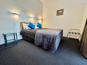 Teal Motor Lodge