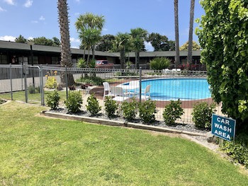 Teal Motor Lodge