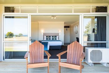 Suncourt Hotel & Conference Centre