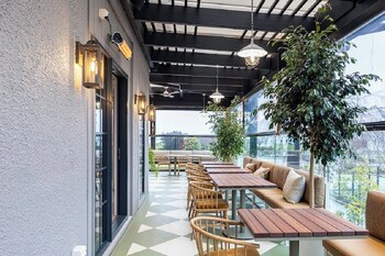 Suncourt Hotel & Conference Centre