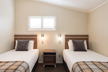 Suncourt Hotel & Conference Centre