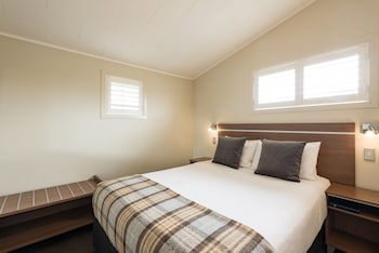 Suncourt Hotel & Conference Centre