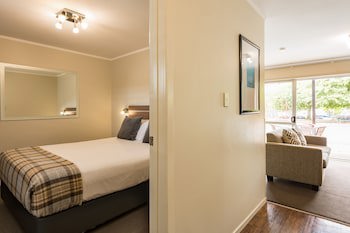 Suncourt Hotel & Conference Centre