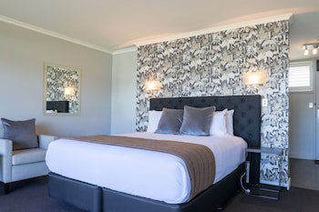 Suncourt Hotel & Conference Centre