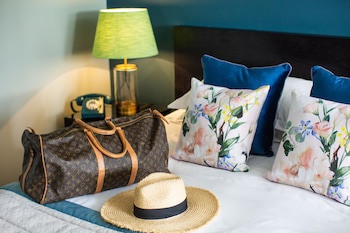 Hogarths Hotel