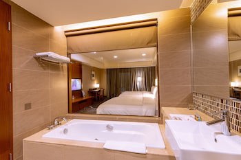 Fullon Hotel Tamsui Fisherman's Wharf