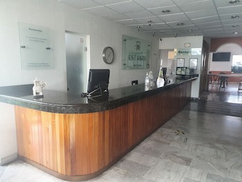 Estanza Hotel & Suites