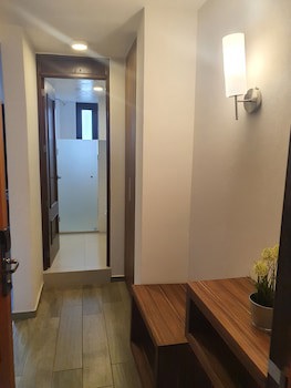 Estanza Hotel & Suites