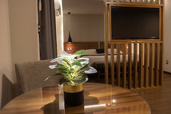 Estanza Hotel & Suites