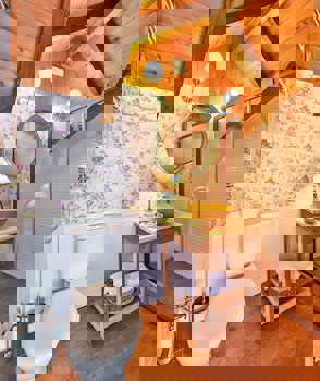 Tranquilla River Lodge - Adults Only