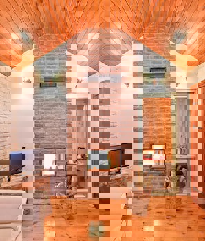 Tranquilla River Lodge - Adults Only