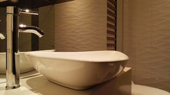 Aparta Suites Torre Poblado