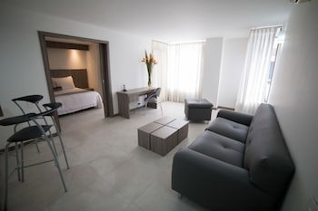 Aparta Suites Torre Poblado