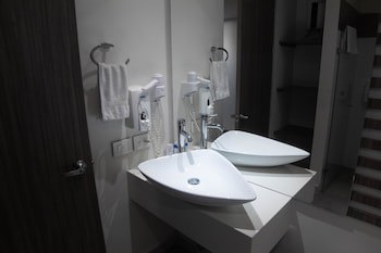 Aparta Suites Torre Poblado