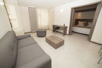 Aparta Suites Torre Poblado