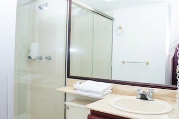Aparta Suites Torre Poblado
