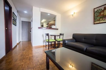 Aparta Suites Torre Poblado