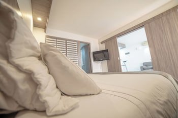 Aparta Suites Torre Poblado